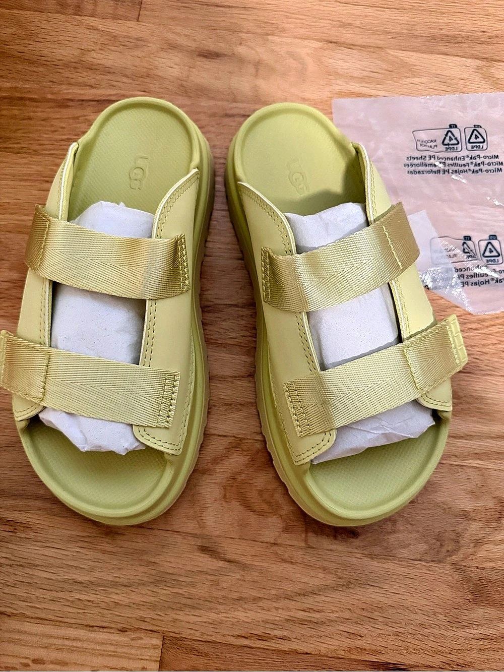 UGG goldenglow slide sandal Sport US 4 NWT